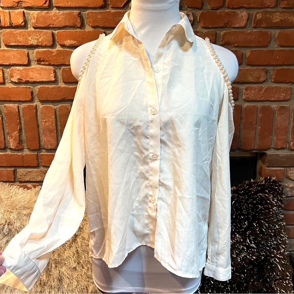 Romantic Sheer HiLo Pearl Accent Cold Bare Shoulder Cream Dressy Shirt Top sz S - Picture 5 of 9
